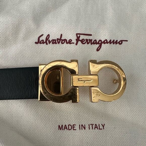 Salvatore Ferragamo Reversible & Adjustable Gancini Belt In Black/Red Leather - Picture 3 of 9